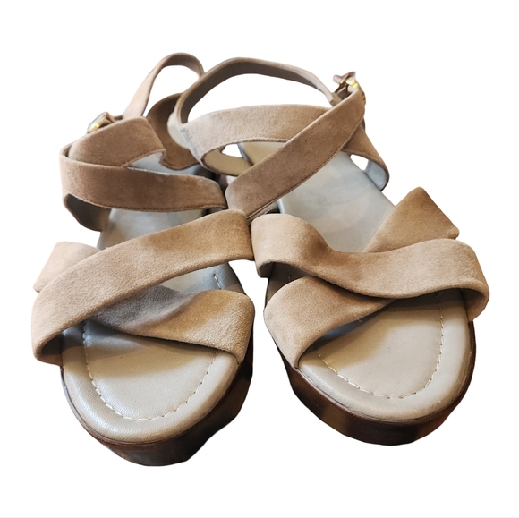 Elegant Tan / Taupe Suede Platform Sandals Made In ITALY by FRAU - Picture 2 of 7